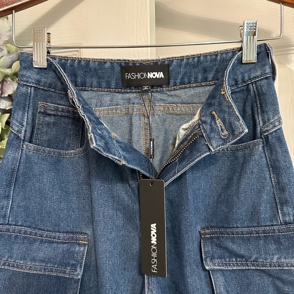 NWT Fashion Nova Stars Aligned Cargo Utility Jeans/Medium Blue Wash - Picture 8 of 13